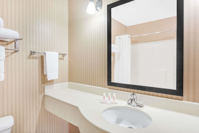 Imagen de la habitación del Hotel Baymont By Wyndham Cartersville. Foto 10