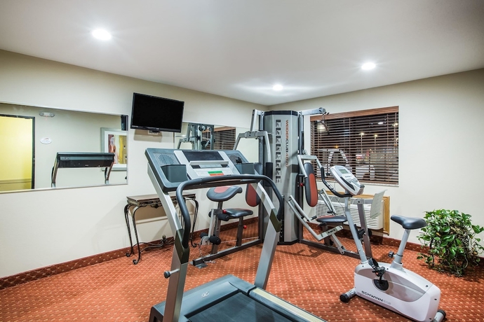 Imagen de los interiores del Hotel Baymont By Wyndham Cedar Rapids. Foto 15