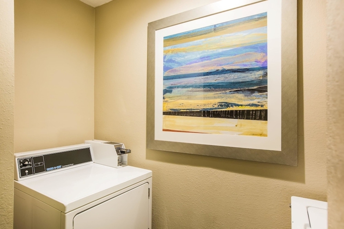 Imagen de los interiores del Hotel Baymont By Wyndham Cedar Rapids. Foto 16