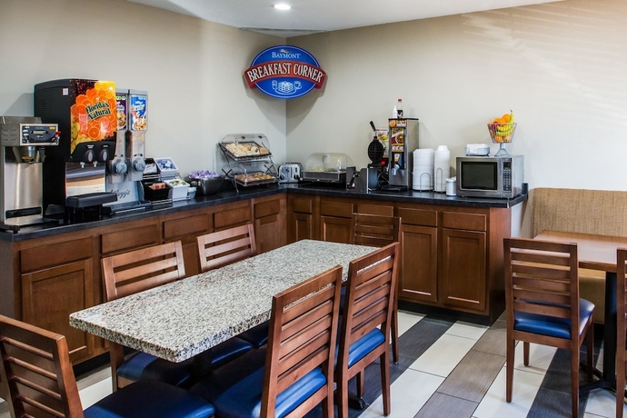 Imagen del bar/restaurante del Hotel Baymont By Wyndham Cedar Rapids. Foto 5