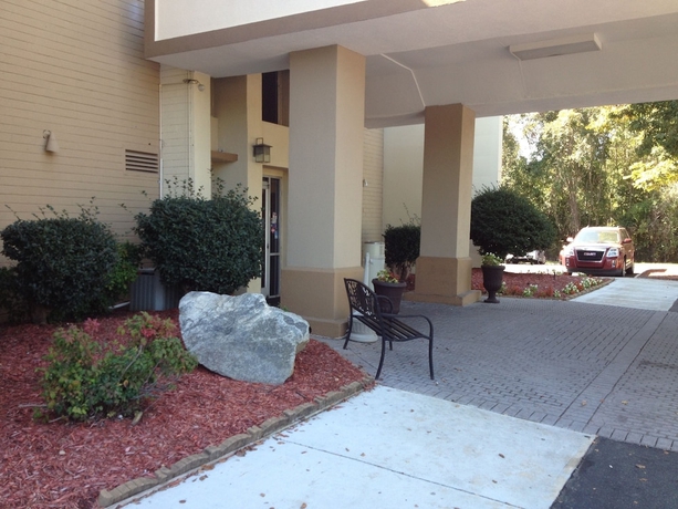 Imagen de los exteriores del Hotel Baymont By Wyndham Charlotte Airport North / I-85 North. Foto 13