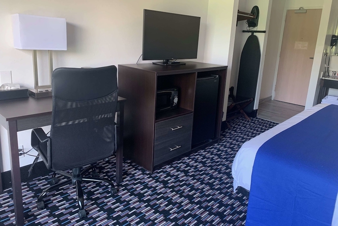 Imagen de la habitación del Hotel Baymont By Wyndham Charlotte University. Foto 7