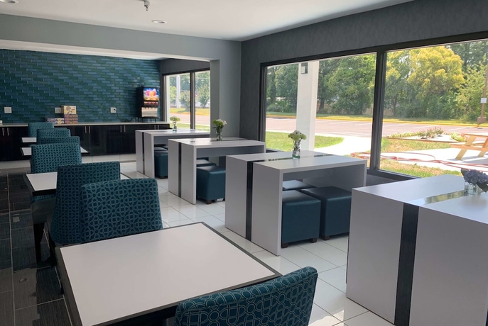 Imagen del bar/restaurante del Hotel Baymont By Wyndham Charlotte University. Foto 3