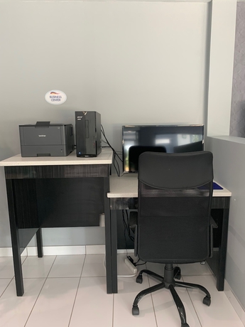 Imagen de los interiores del Hotel Baymont By Wyndham Charlotte University. Foto 12