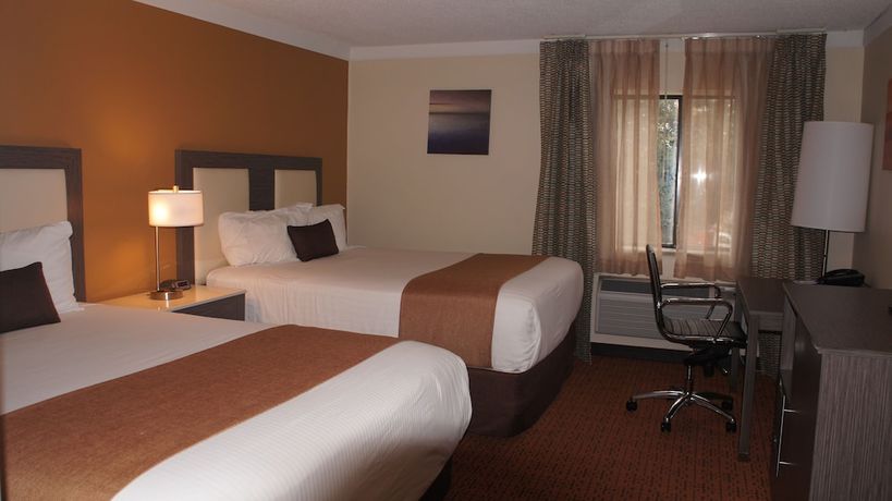 Imagen de la habitación del Hotel Baymont By Wyndham Chicago/alsip. Foto 2