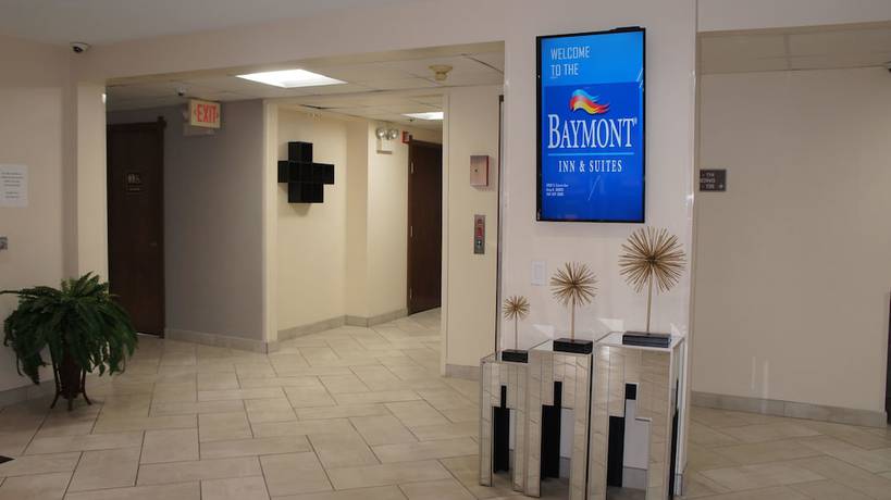 Imagen de los interiores del Hotel Baymont By Wyndham Chicago/alsip. Foto 14
