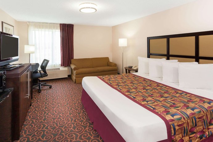 Imagen de la habitación del Hotel Baymont By Wyndham Chicago/calumet City. Foto 7
