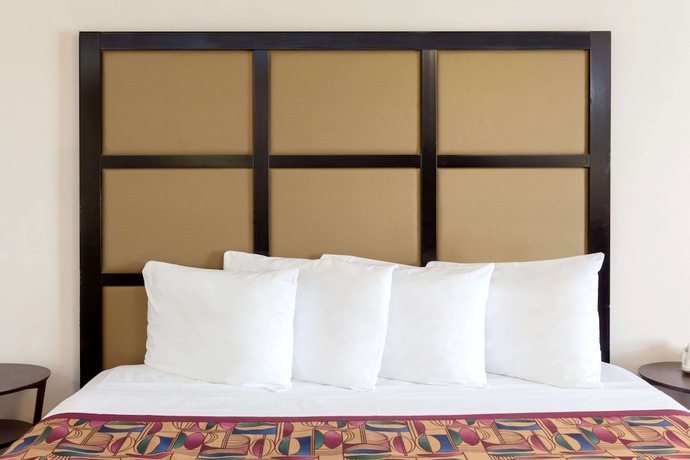 Imagen de la habitación del Hotel Baymont By Wyndham Chicago/calumet City. Foto 12