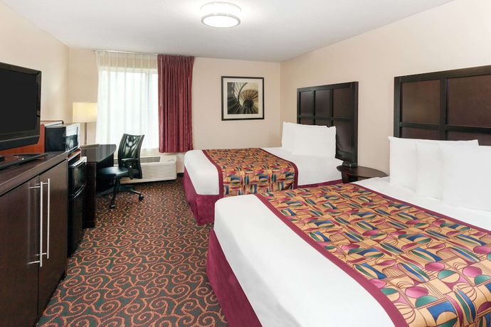 Imagen de la habitación del Hotel Baymont By Wyndham Chicago/calumet City. Foto 14