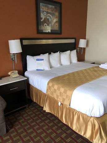 Imagen de la habitación del Hotel Baymont By Wyndham Cincinnati. Foto 8