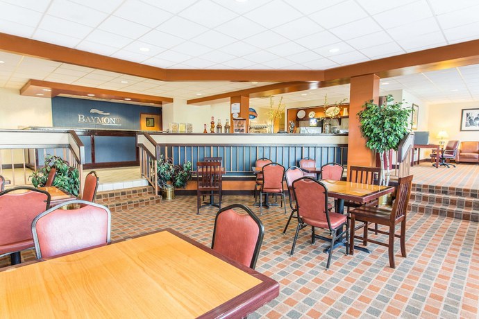 Imagen de los interiores del Hotel Baymont By Wyndham Cincinnati. Foto 18