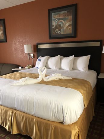 Imagen de la habitación del Hotel Baymont By Wyndham Cincinnati. Foto 12