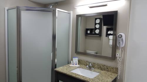 Imagen de la habitación del Hotel Baymont By Wyndham Clarksville. Foto 12