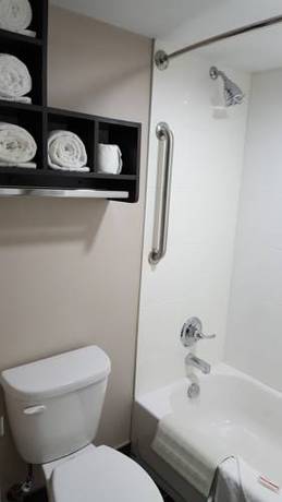 Imagen de la habitación del Hotel Baymont By Wyndham Clarksville. Foto 15