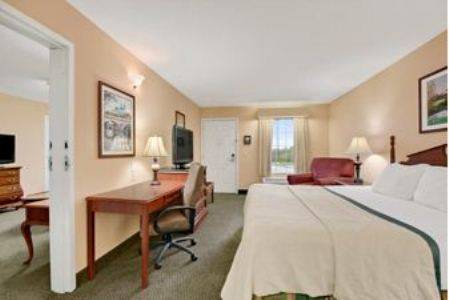 Imagen de la habitación del Hotel Baymont By Wyndham Cleveland. Foto 1