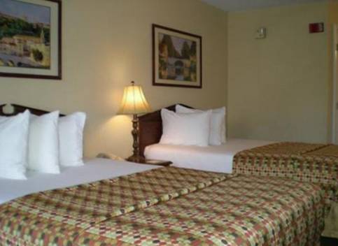 Imagen de la habitación del Hotel Baymont By Wyndham Cleveland. Foto 2