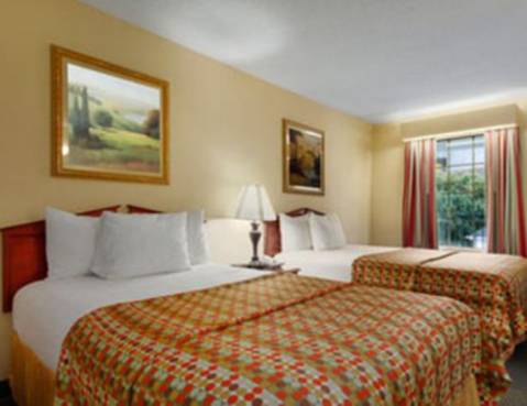 Imagen de la habitación del Hotel Baymont By Wyndham Cleveland. Foto 10
