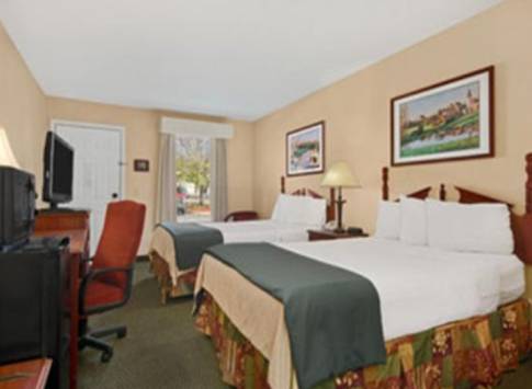 Imagen de la habitación del Hotel Baymont By Wyndham Cleveland. Foto 11