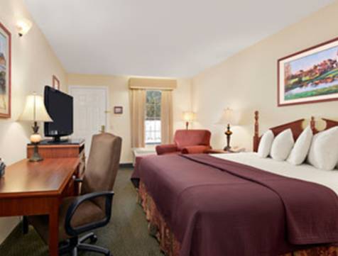 Imagen de la habitación del Hotel Baymont By Wyndham Cleveland. Foto 12