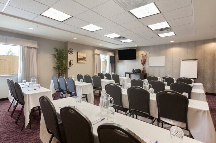 Imagen de los interiores del Hotel Baymont By Wyndham College Station. Foto 18