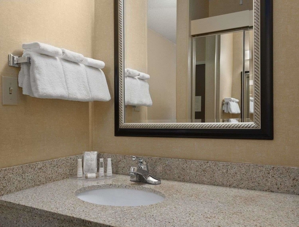 Imagen de la habitación del Hotel Baymont By Wyndham Columbia Northwest. Foto 8