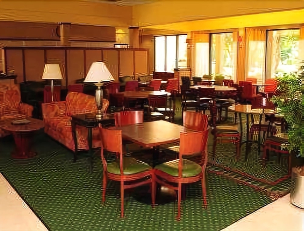 Imagen del bar/restaurante del Hotel Baymont By Wyndham Columbia Northwest. Foto 2