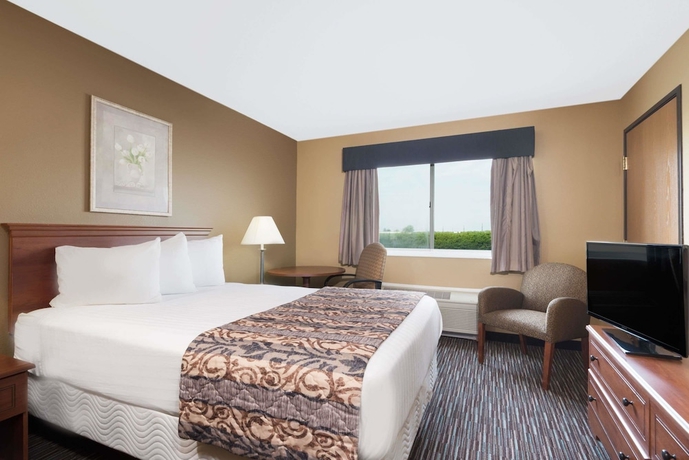 Imagen de la habitación del Hotel Baymont By Wyndham Columbus/rickenbacker. Foto 2