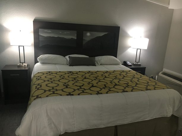 Imagen de la habitación del Hotel Baymont By Wyndham Cookeville. Foto 6