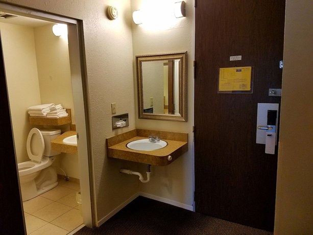 Imagen de la habitación del Hotel Baymont By Wyndham Cookeville. Foto 10