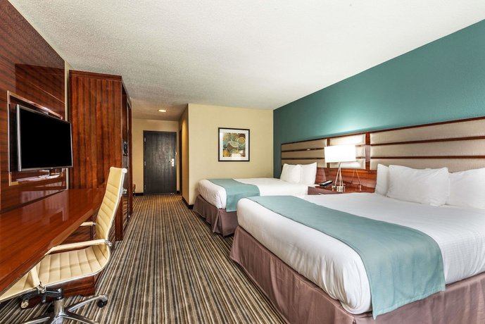 Imagen de la habitación del Hotel Baymont By Wyndham Copley Akron. Foto 8