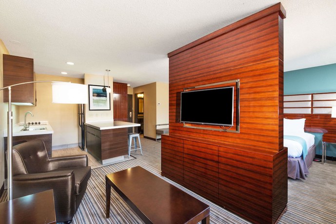 Imagen de la habitación del Hotel Baymont By Wyndham Copley Akron. Foto 13