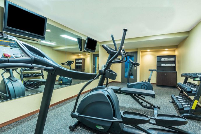 Imagen de los interiores del Hotel Baymont By Wyndham Copley Akron. Foto 16