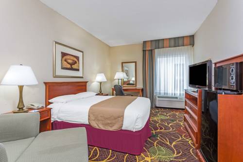 Imagen de la habitación del Hotel Baymont By Wyndham Cornelia. Foto 11