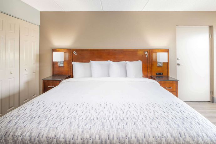 Imagen de la habitación del Hotel Baymont By Wyndham Covington. Foto 11