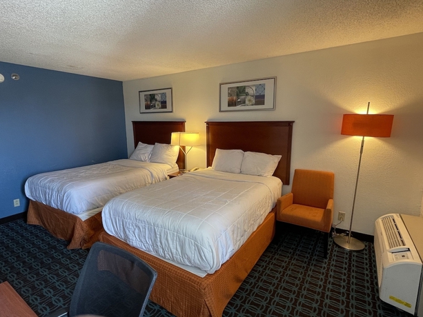 Imagen de la habitación del Hotel Baymont By Wyndham Dayton North. Foto 12