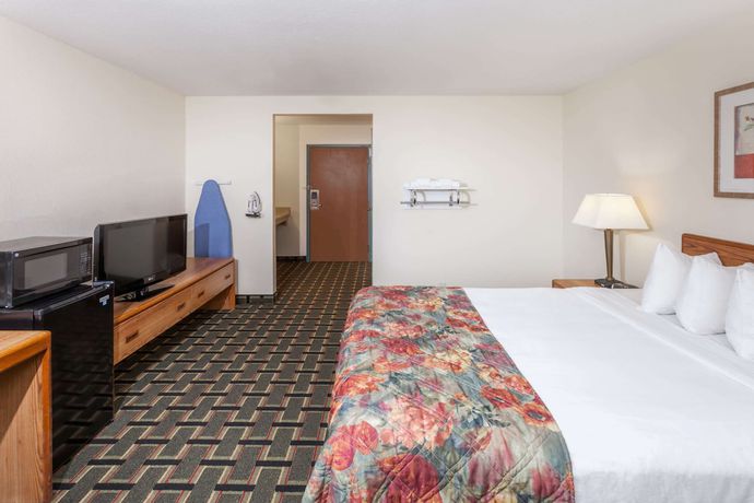 Imagen de la habitación del Hotel Baymont By Wyndham Decatur. Foto 11