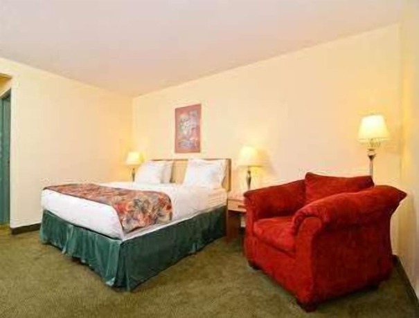 Imagen de la habitación del Hotel Baymont By Wyndham Decatur. Foto 12