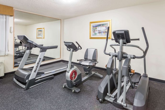 Imagen de los interiores del Hotel Baymont By Wyndham Decatur. Foto 20