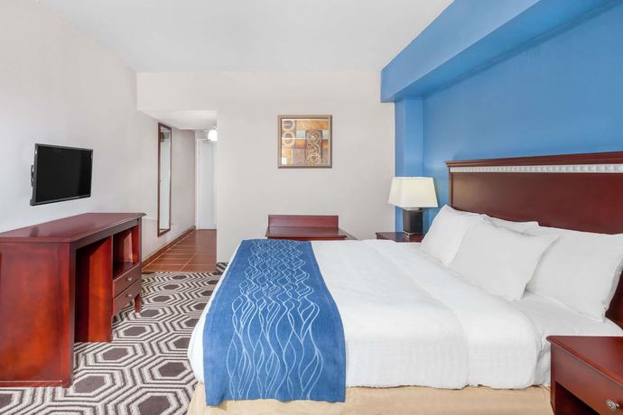 Imagen de la habitación del Hotel Baymont By Wyndham Delavan Near Lake Geneva. Foto 8
