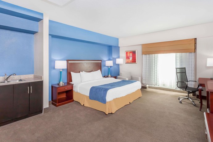 Imagen de la habitación del Hotel Baymont By Wyndham Delavan Near Lake Geneva. Foto 13
