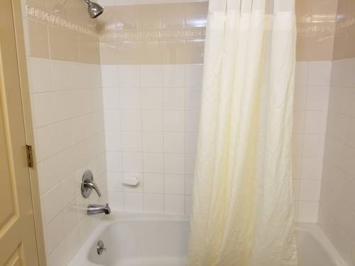 Imagen de la habitación del Hotel Baymont By Wyndham Des Moines North. Foto 4