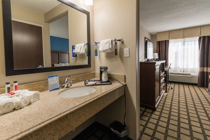 Imagen de la habitación del Hotel Baymont By Wyndham Detroit Airport/romulus. Foto 5