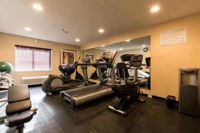 Imagen de los interiores del Hotel Baymont By Wyndham Detroit Airport/romulus. Foto 18