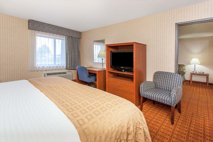 Imagen de la habitación del Hotel Baymont By Wyndham Detroit/roseville. Foto 8