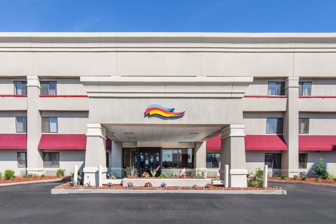 Imagen general del Hotel Baymont By Wyndham Detroit/roseville. Foto 3