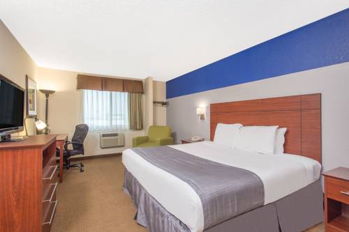 Imagen de la habitación del Hotel Baymont By Wyndham Dubuque. Foto 2