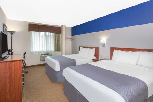 Imagen de la habitación del Hotel Baymont By Wyndham Dubuque. Foto 3