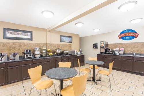 Imagen de la habitación del Hotel Baymont By Wyndham Dubuque. Foto 8