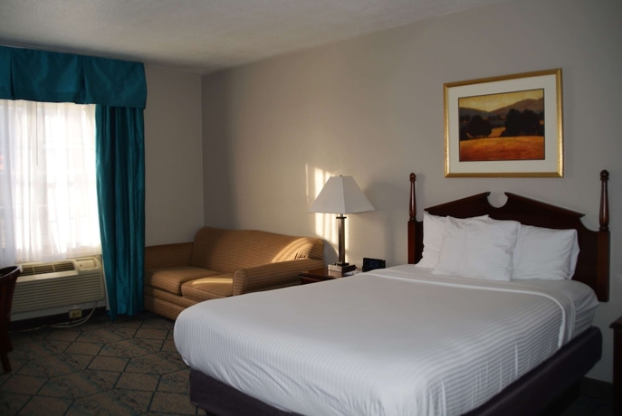 Imagen de la habitación del Hotel Baymont By Wyndham Effingham. Foto 11