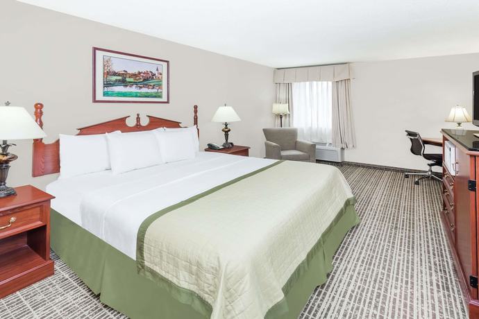 Imagen de la habitación del Hotel Baymont By Wyndham Elkhart. Foto 3